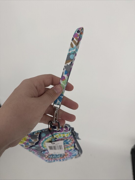 NWT Vera Bradley RFID Tech Wristlet - Sunny Medallion Print - Picture 5 of 7